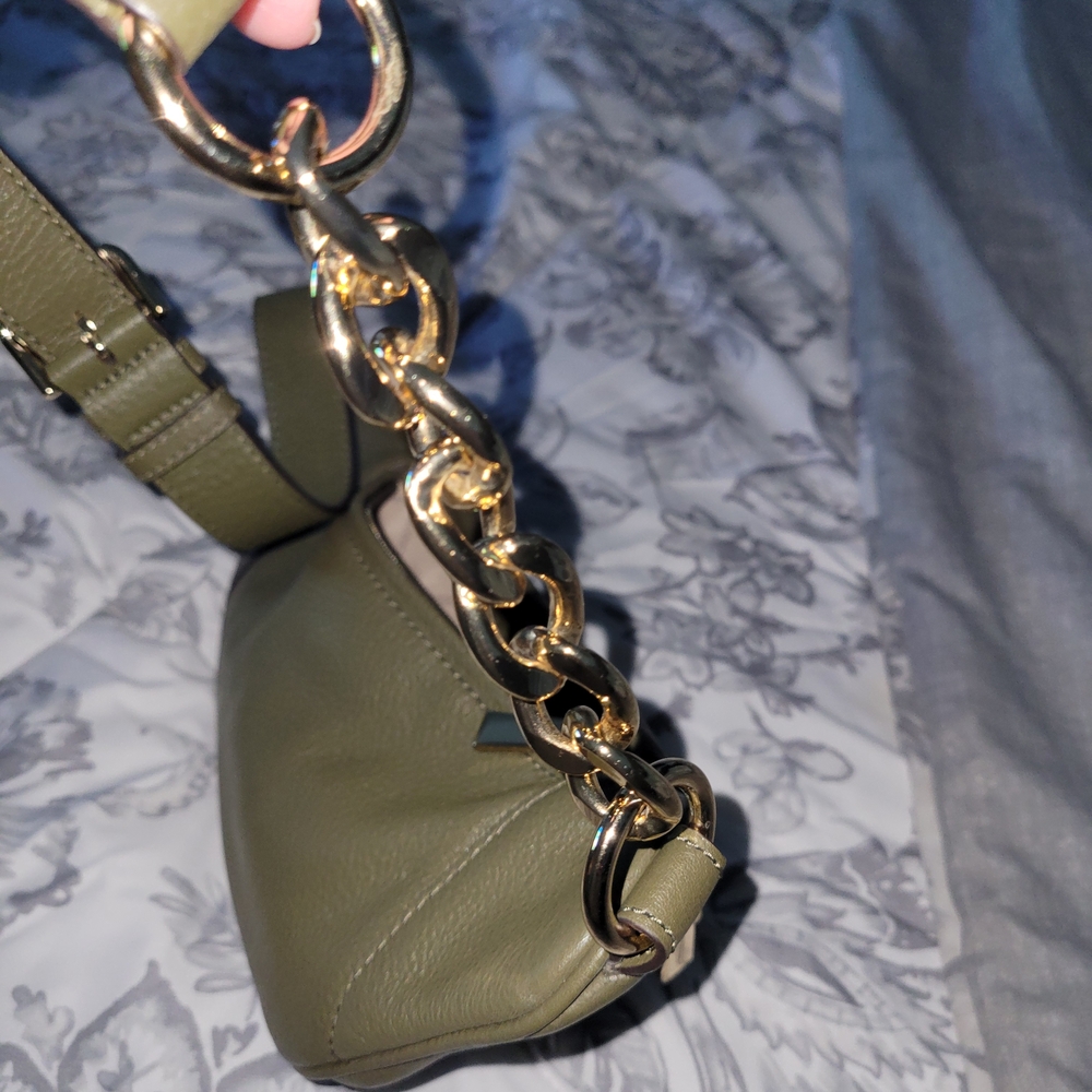 Michael Kors Olive Leather Bag with Gold Details - Picture 5 of 11